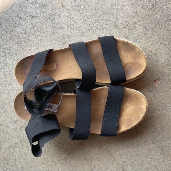 Steve Madden Black Sandals - Picture 2 of 4